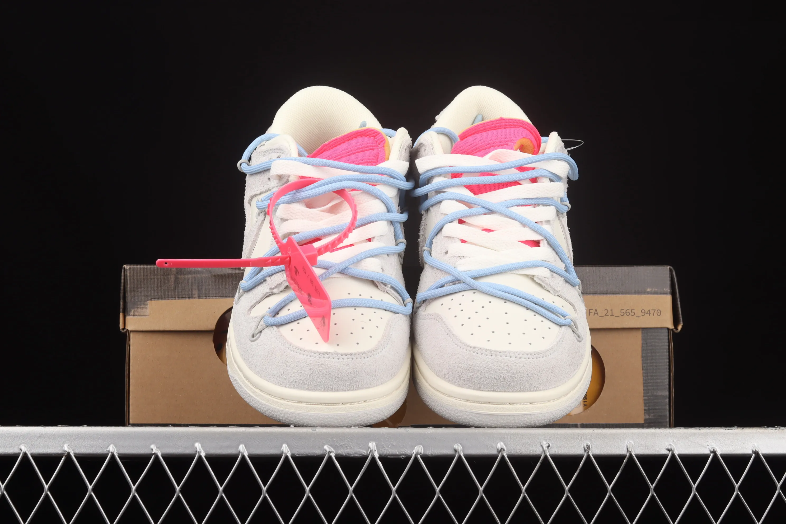 All Categories Nk SB Dunk Series Nk SB Dunk Low low-top sneakers OF x Nk Dunk Low "12 of 50" OW suede SB smashed backboard fashion casual sneakers DJ0950-113